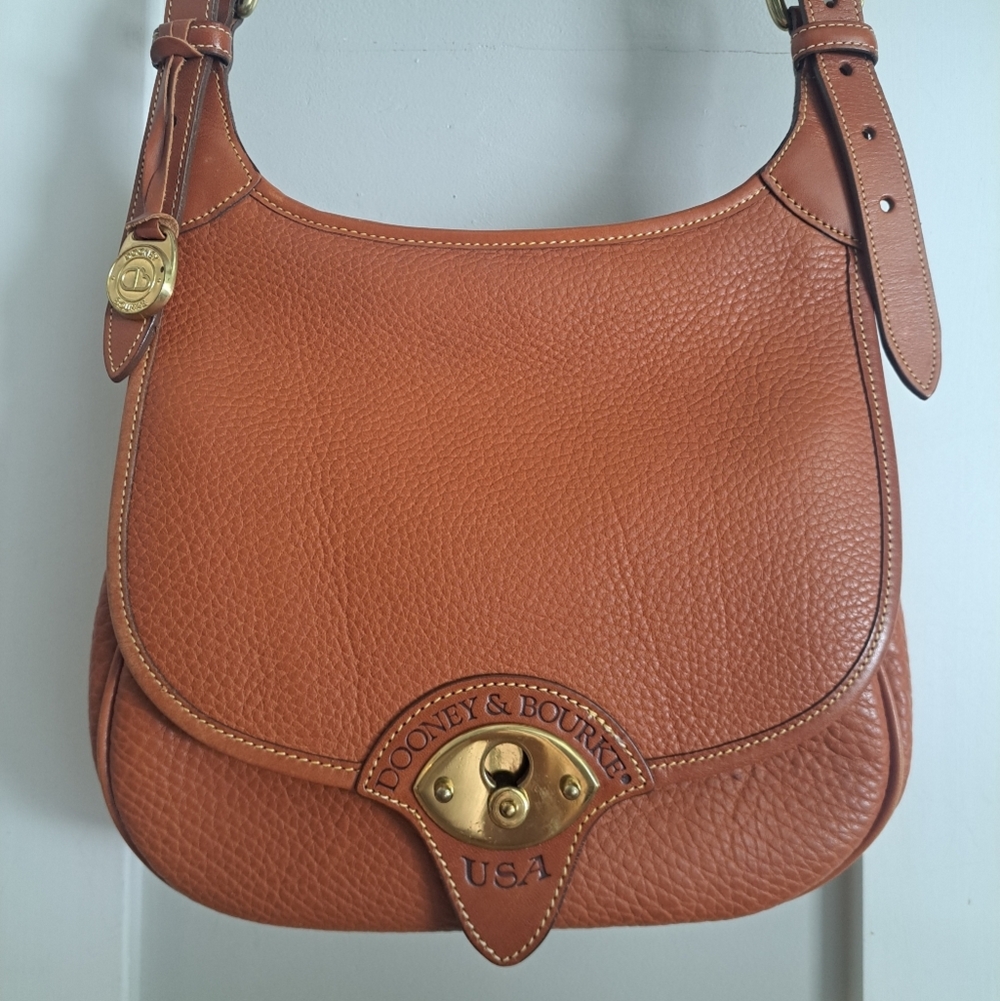Dooney & Bourke RARE Vintage AWL All Weather Leather Calgary Saddle Bag - Picture 1 of 10